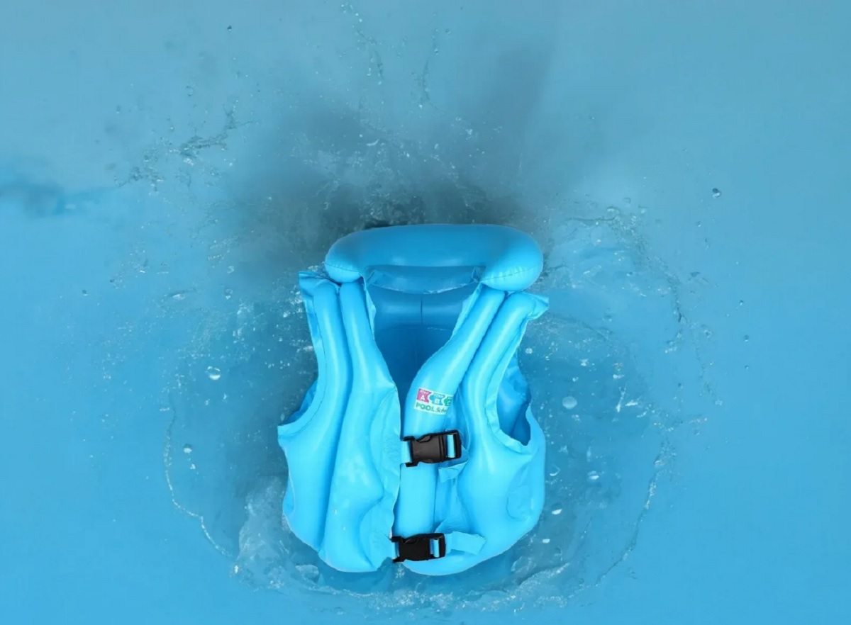 Detská kvalitná nafukovacia plavecká vesta s golierom (3–6 rokov)